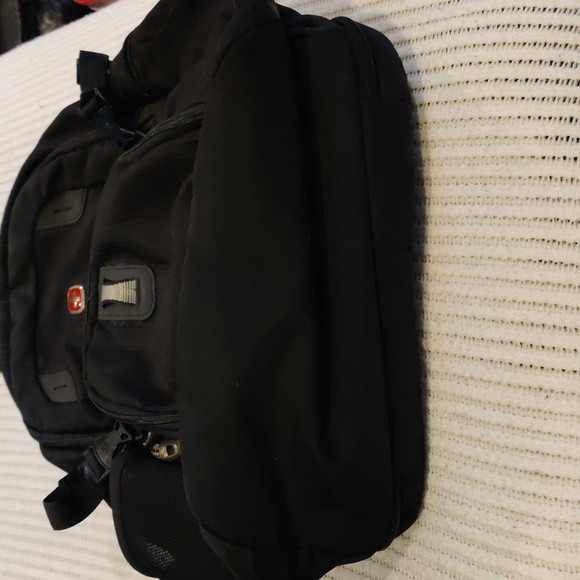 Wenger black laptop backpack - good condition. - Picture 2 of 8